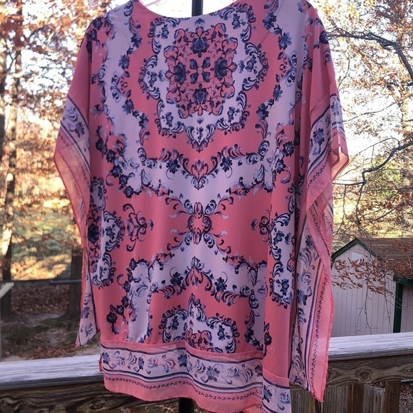 JM Collection XL Coral W Blue Top Pit to Pit 23 3/4” Exc Condition - Picture 6 of 11
